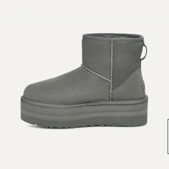 Women’s UGG classic mini platform boots - Picture 3 of 5